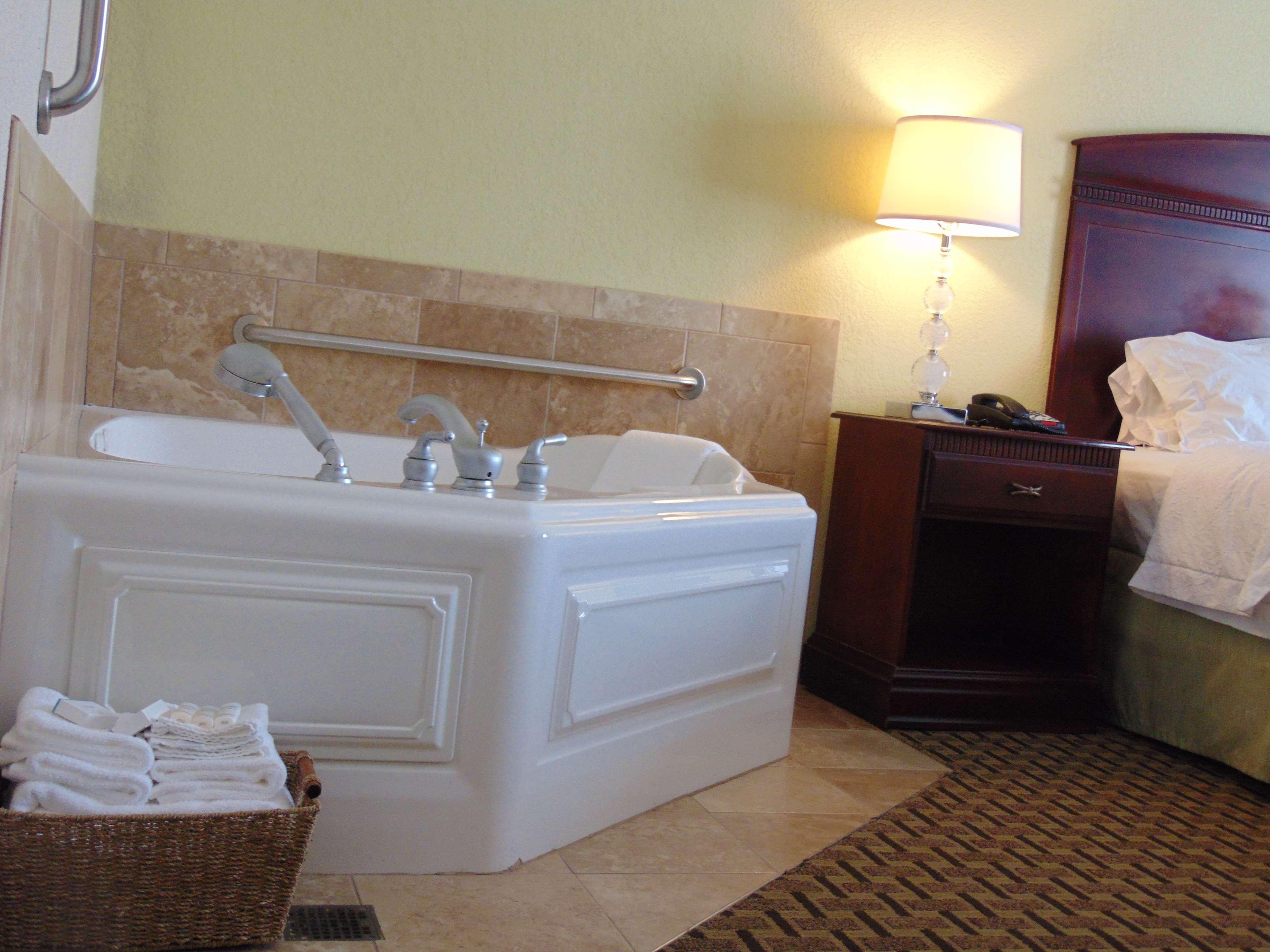 Hampton Inn & Suites Cleveland-Ментор Екстериор снимка