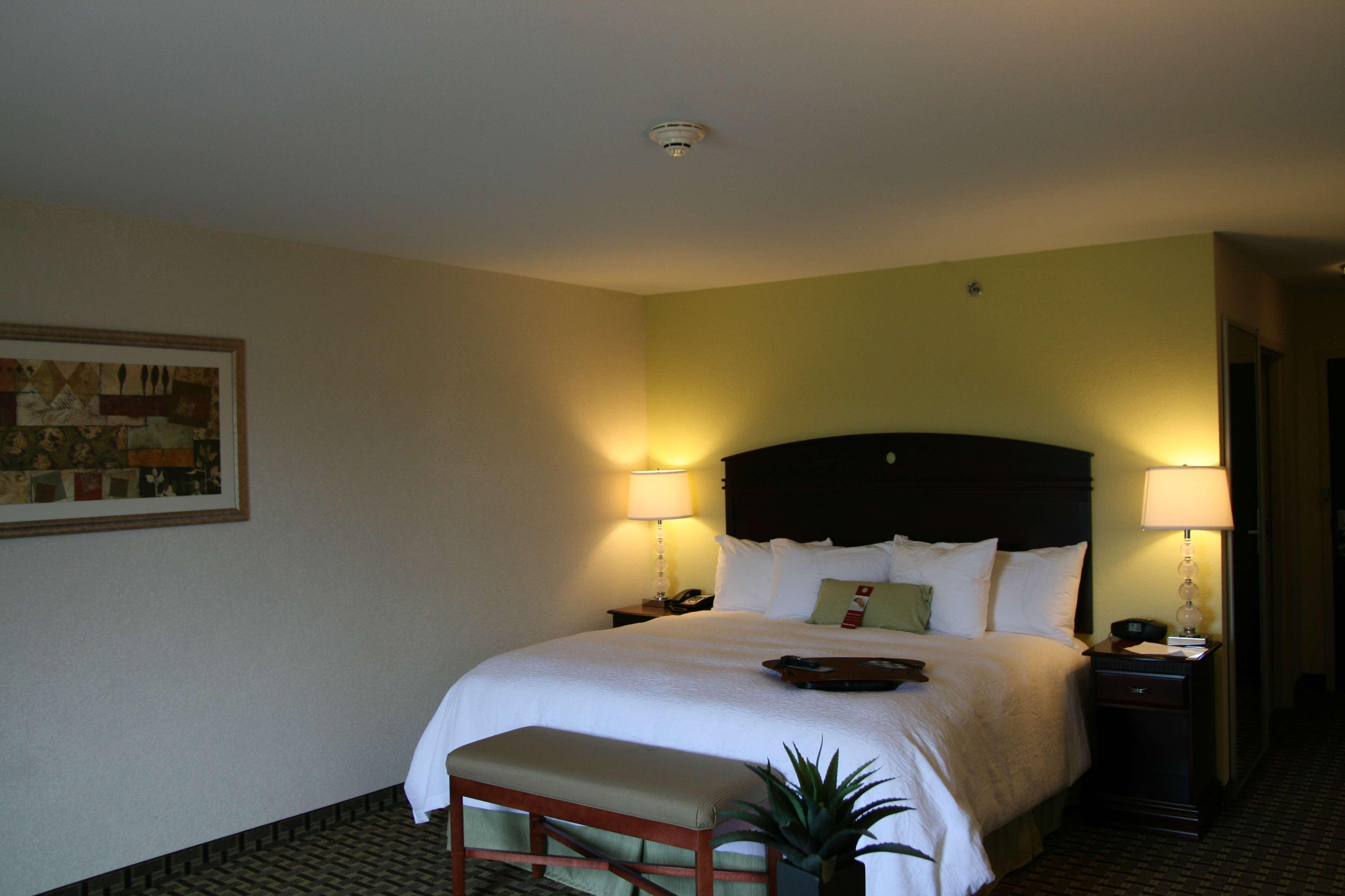 Hampton Inn & Suites Cleveland-Ментор Стая снимка