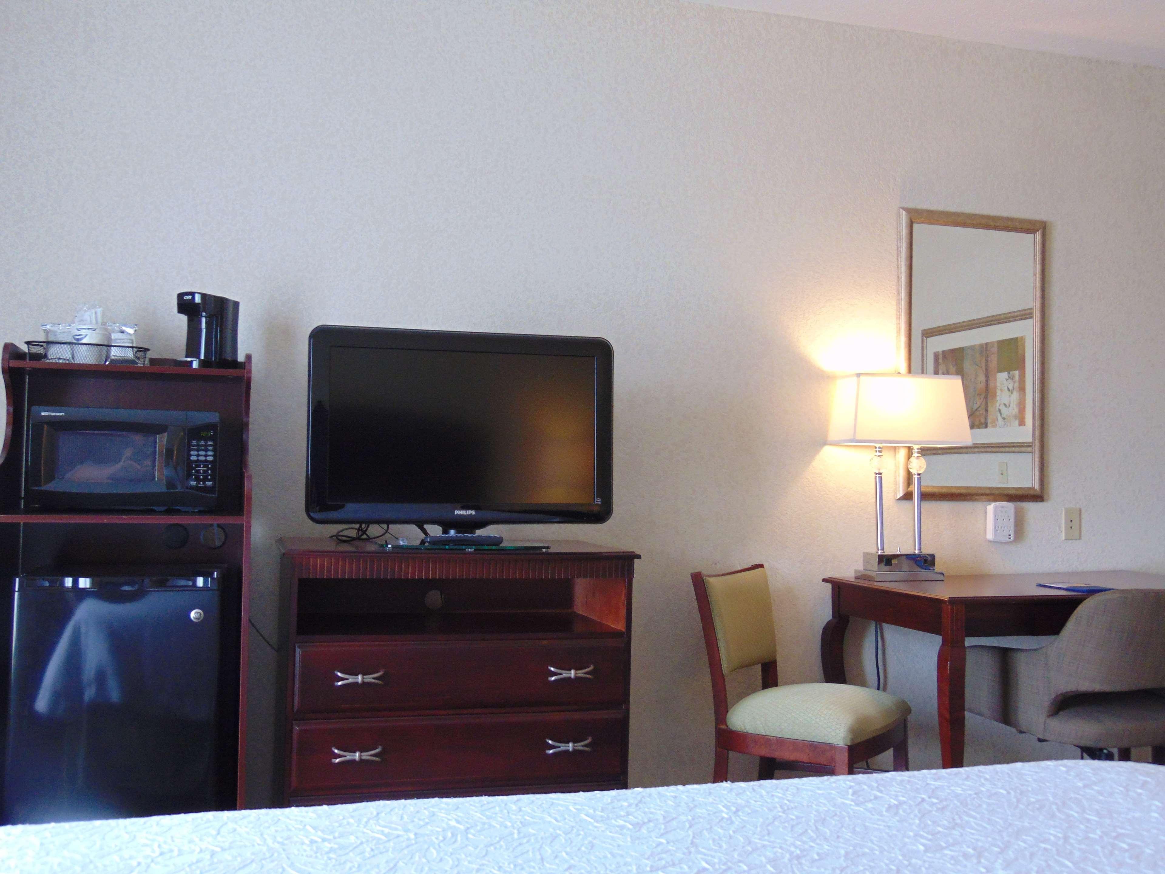 Hampton Inn & Suites Cleveland-Ментор Екстериор снимка