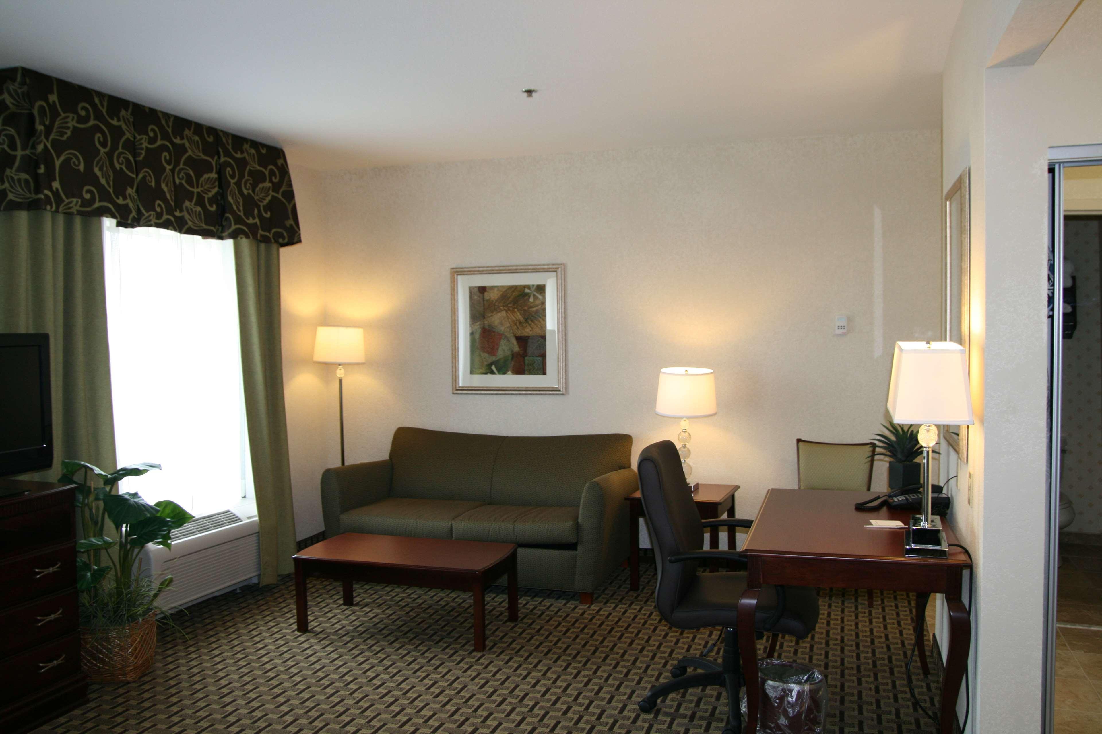 Hampton Inn & Suites Cleveland-Ментор Екстериор снимка