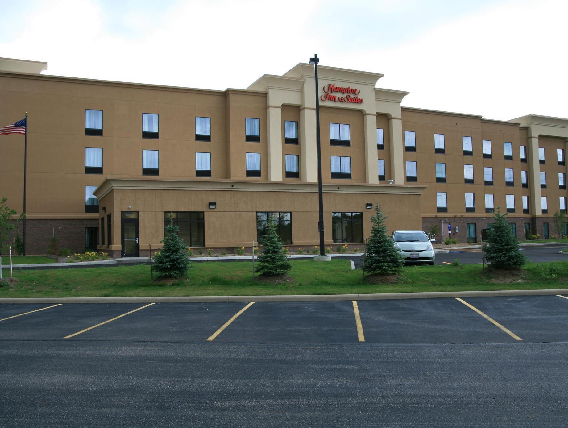 Hampton Inn & Suites Cleveland-Ментор Екстериор снимка