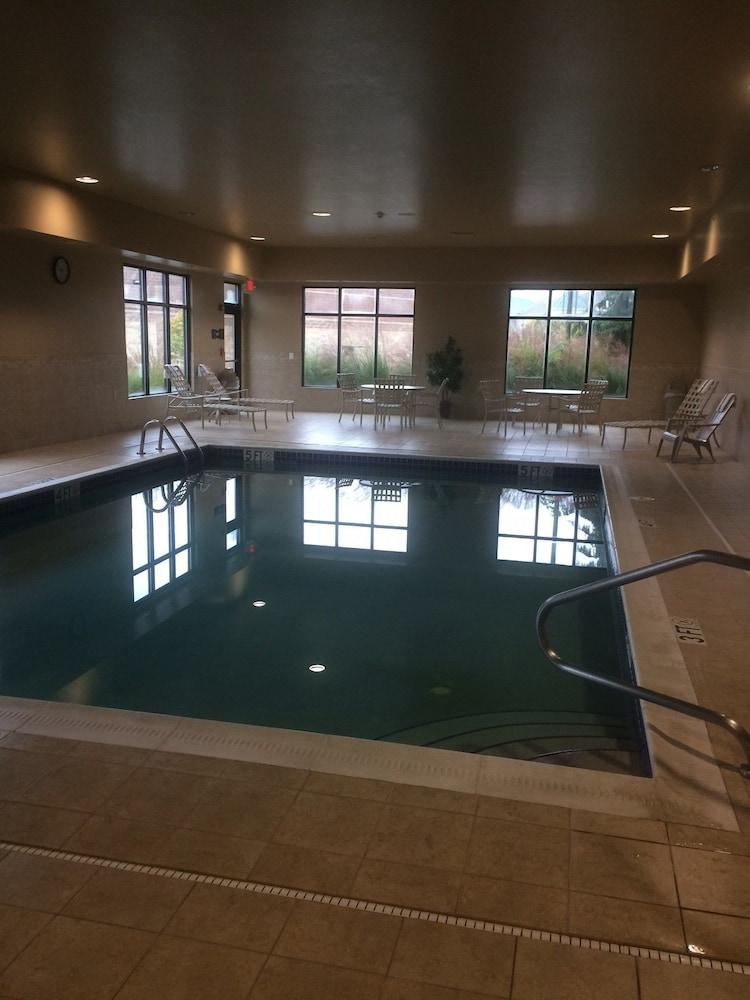 Hampton Inn & Suites Cleveland-Ментор Екстериор снимка