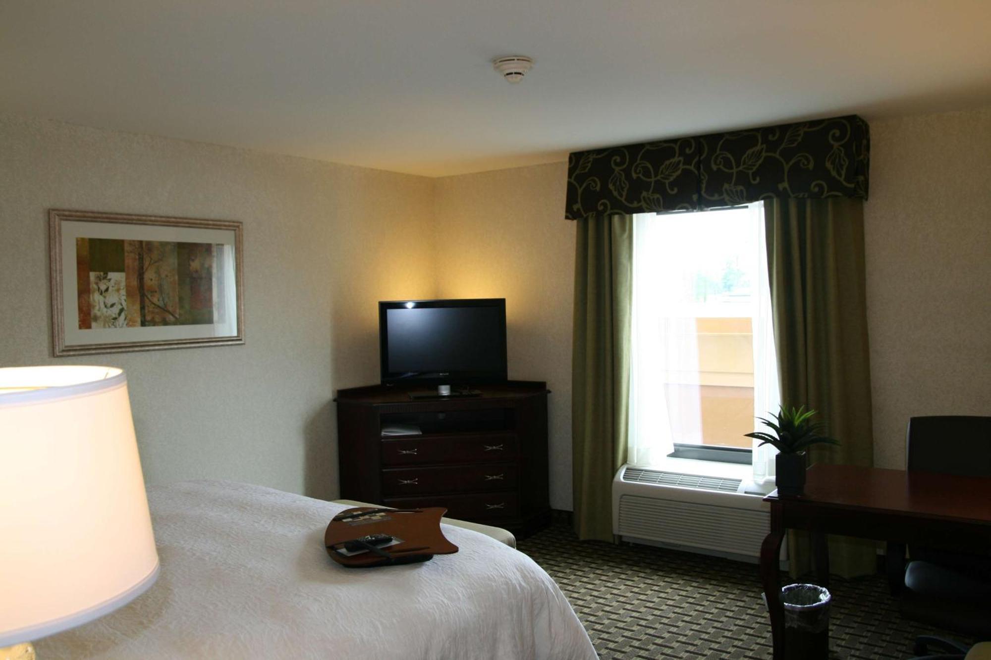 Hampton Inn & Suites Cleveland-Ментор Екстериор снимка