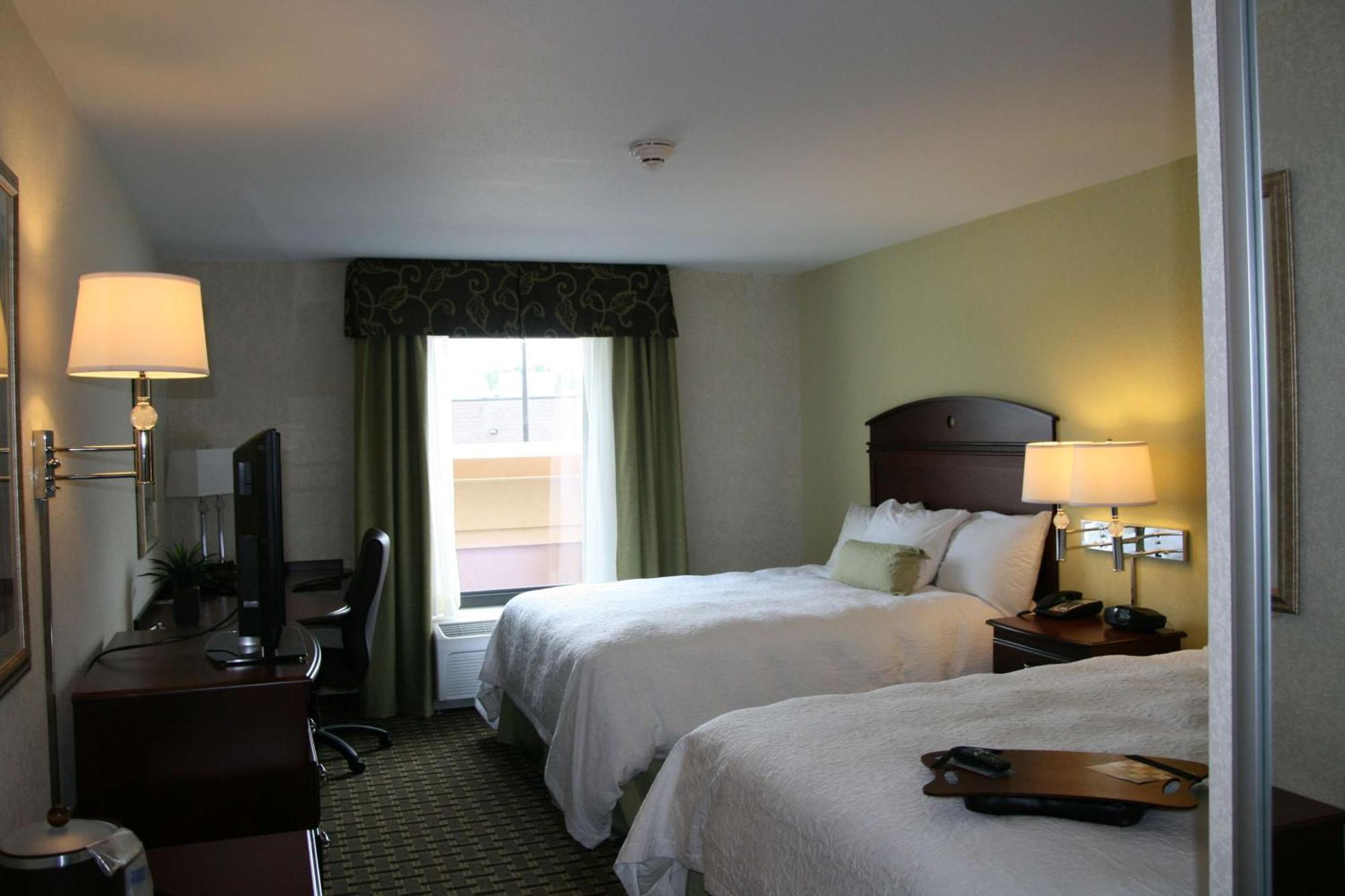 Hampton Inn & Suites Cleveland-Ментор Екстериор снимка