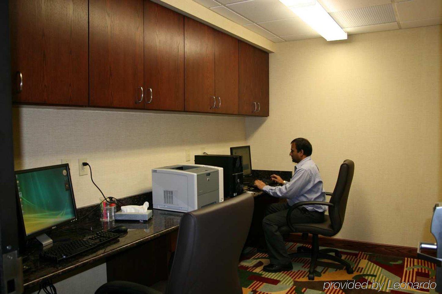Hampton Inn & Suites Cleveland-Ментор Съоръжения снимка