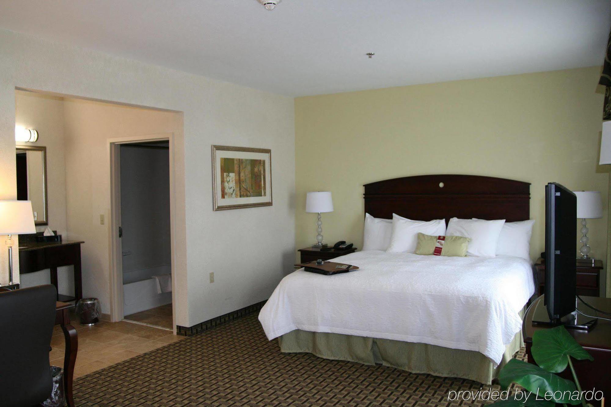 Hampton Inn & Suites Cleveland-Ментор Стая снимка
